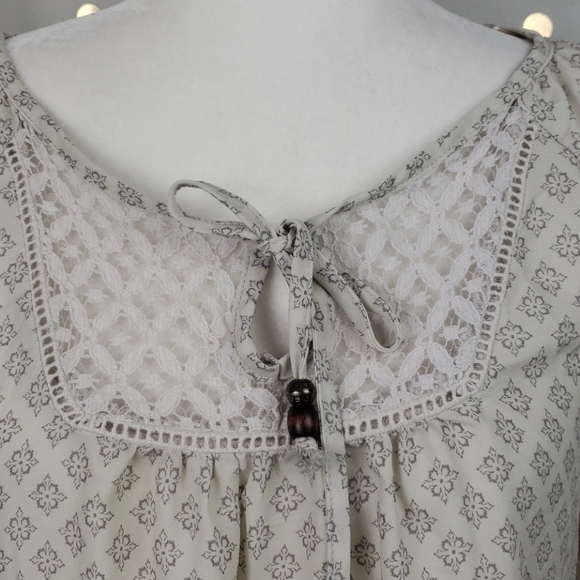 Rewind Ivory Crocheted Top - Picture 4 of 11